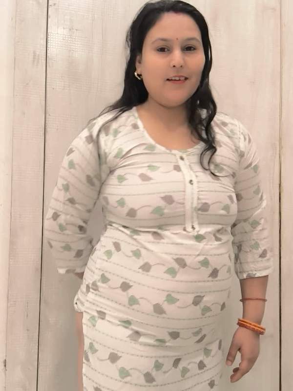 Sexy Mädchen mit großen Titten und einer dicken Muschi