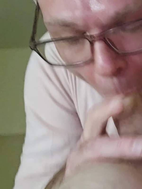Gay Dick Sucker - Harley Banks lutscht an seinem Schwanz