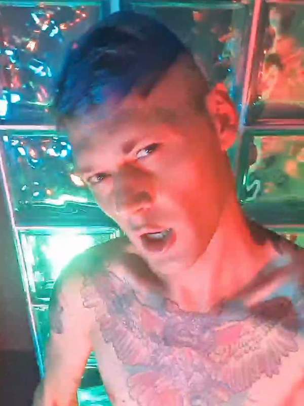 Hübsches Lutschen - Schau dir alle Videos auf meinem Onlyfans an