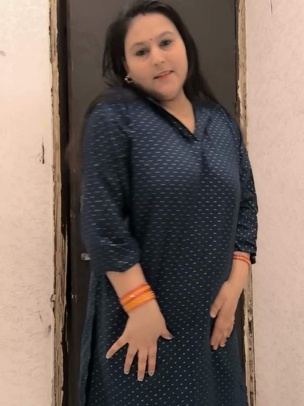 Heiße indische Frau mit großen Titten