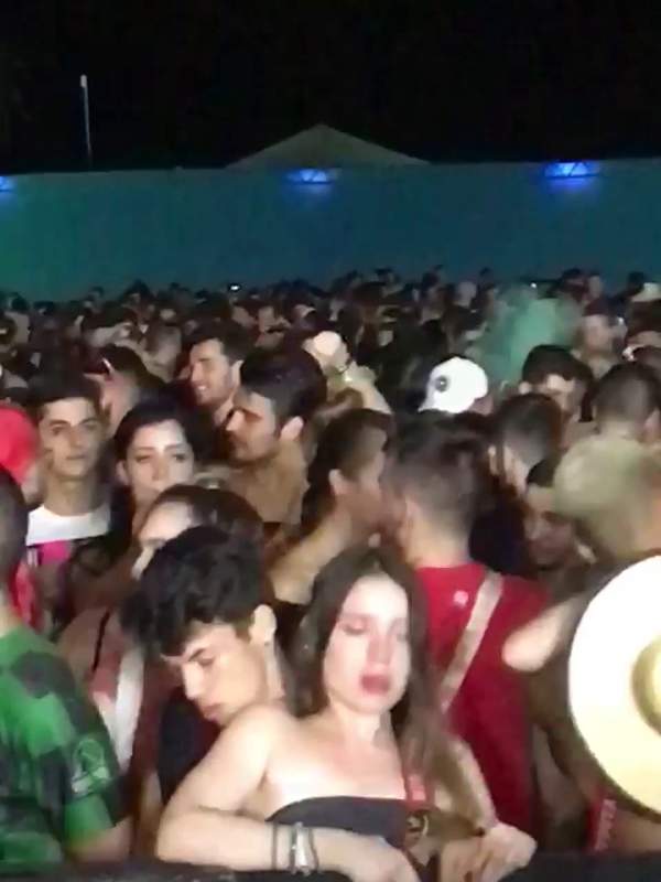 Amateure ficken sich auf dem Festival