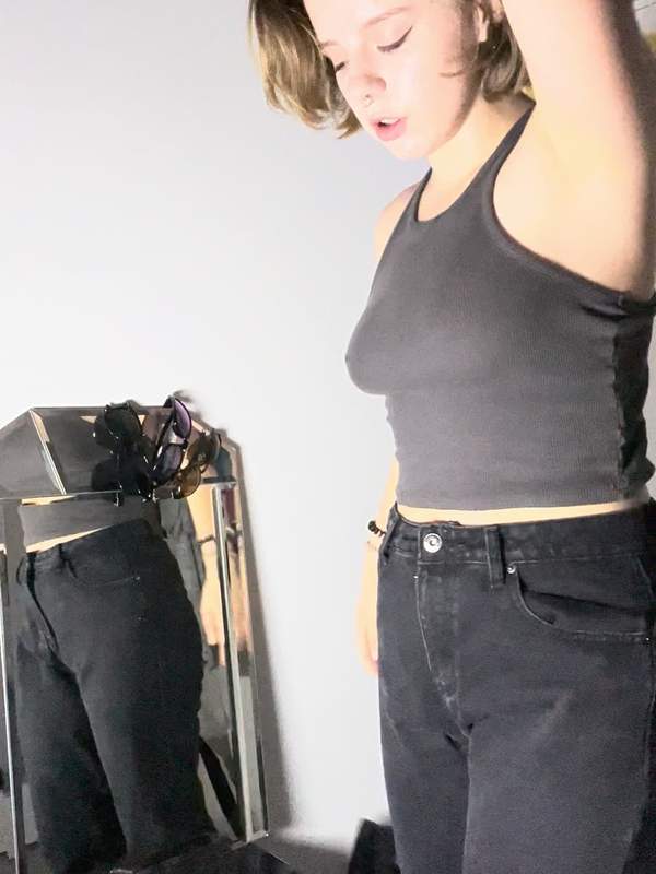 Meine kleine Titten - Sexy Teen mit kleinen Titten