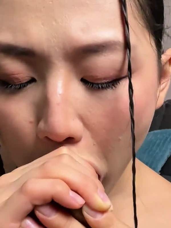 Asiatische Amateurin zeigt ihre Suck-Skills