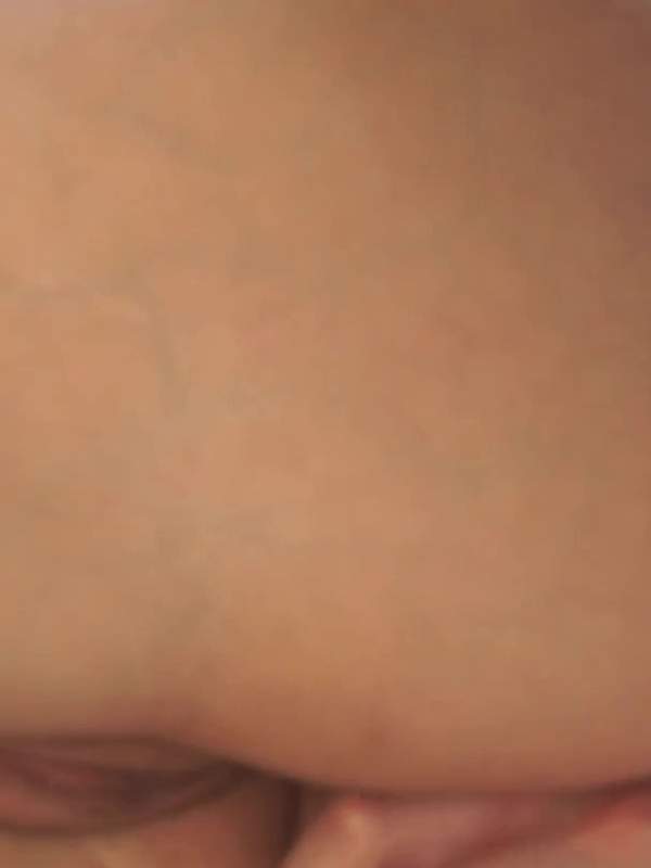 Amateur hottie lässt sich im Arsch hart ficken