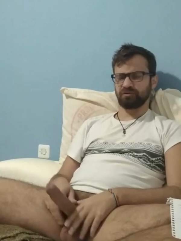 Gay masturbiert mit seinem Schwanz
