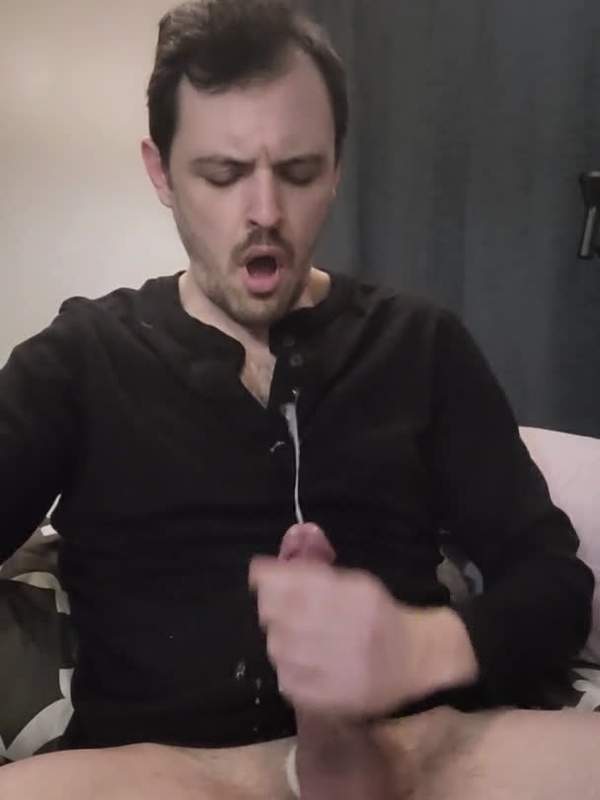 Ich strohne meinen Schwanz nach dem langen Tag ab