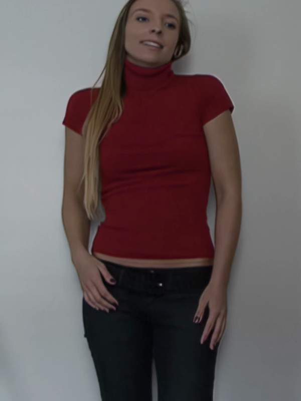 Ich fange sie beim Casting an und fick sie im Anal