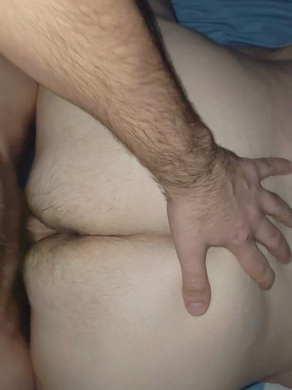 Raues Sexspiel im Doggystyle mit behaarter Frau