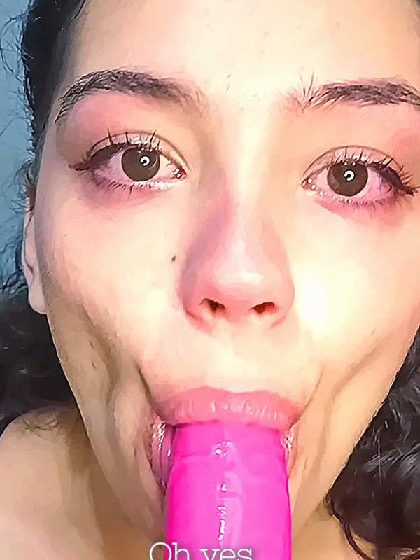 Latina mit großen Titten bläst einen Schwanz POV