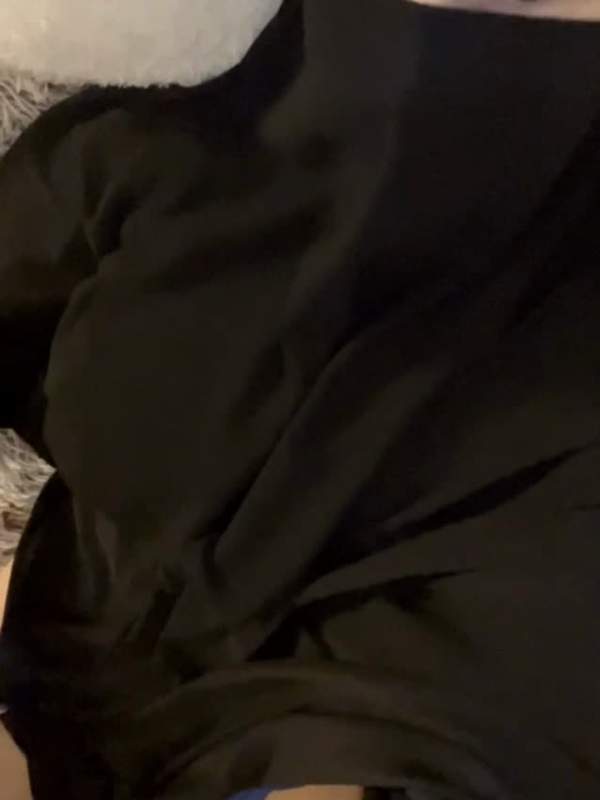 Jasmina tanzt auf dem Penis