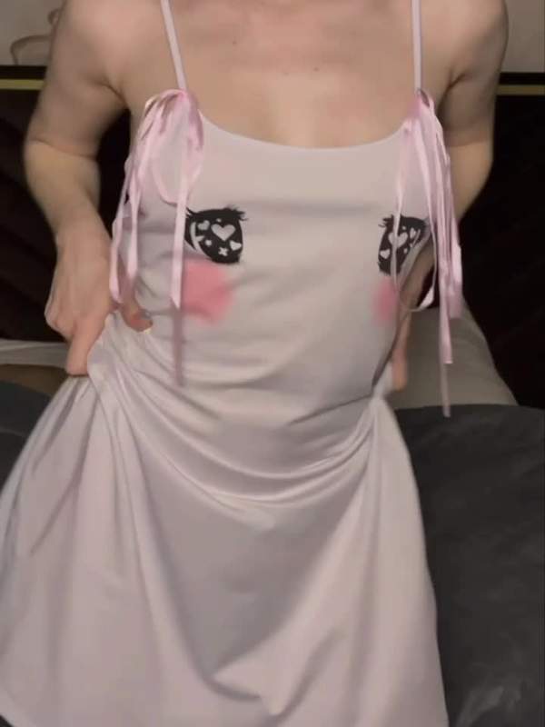 Schöne Brünette zeigt Solo-OnlyFans-Szene