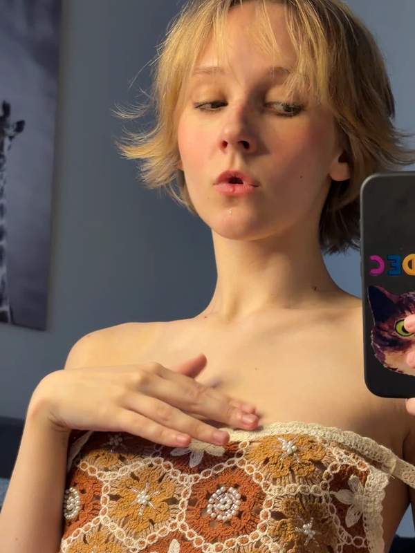 Liebst du kleine Titten - Solo mit kleinen Titten