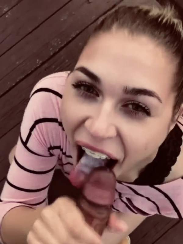 Blonde mit Zahnspange schluckt BBC-Samen