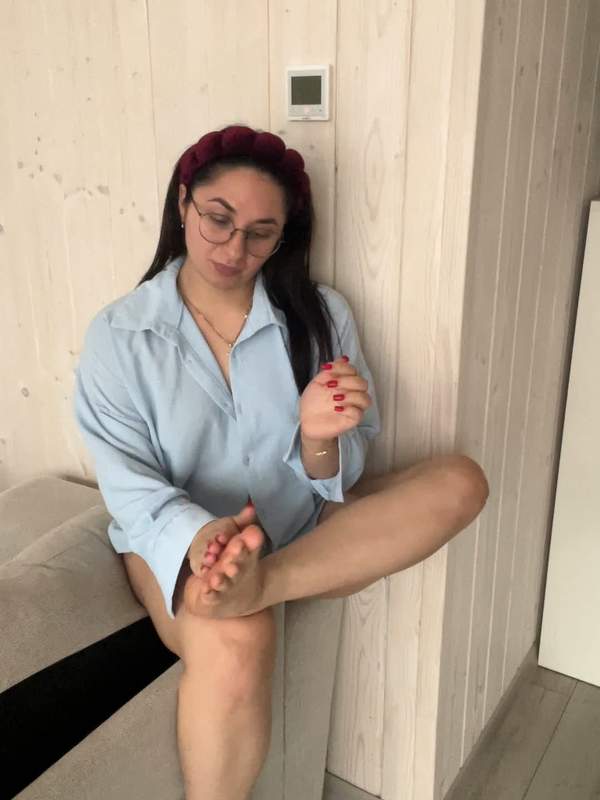 Meine süßen Füße - Amateurfootjob mit Sexyfüßen