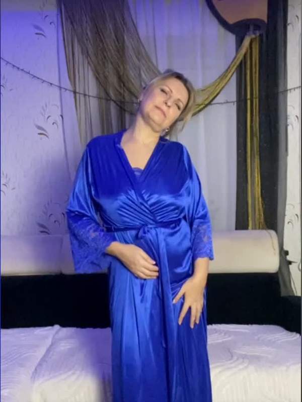 Veronika Růžičková zeigt nasse Muschi und Anal