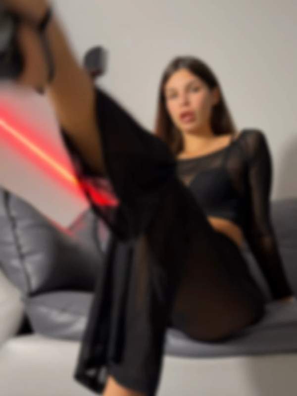 Willst du ein kostenloses Geschenk? Schreib mir auf Onlyfans