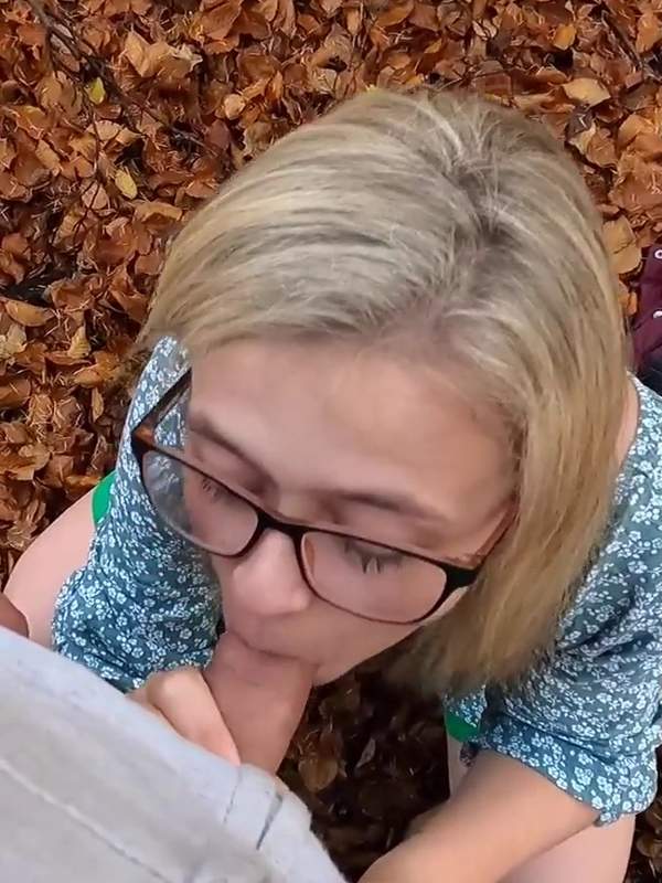 Britischer Amateur fickt sie öffentlich im Wald