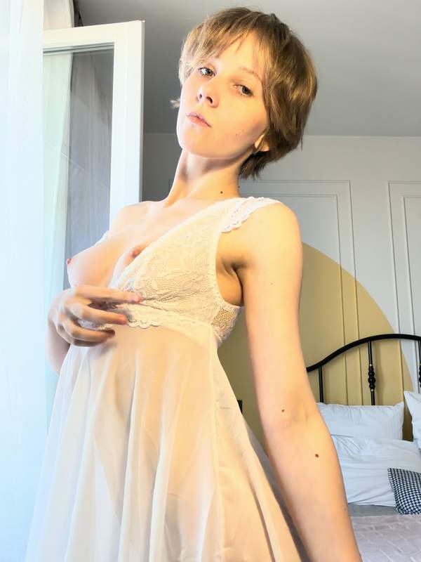 Liebst du meinen Körper - Sexy solo mit rasiertem Arsch