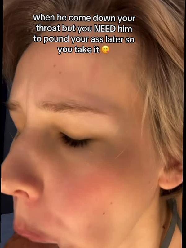 Blonde Amateurlustige lutschen Dildo
