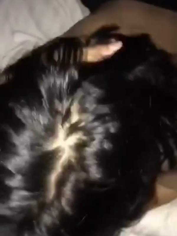 Asiatische Teenage auf Bali lutscht Gesichtsfick