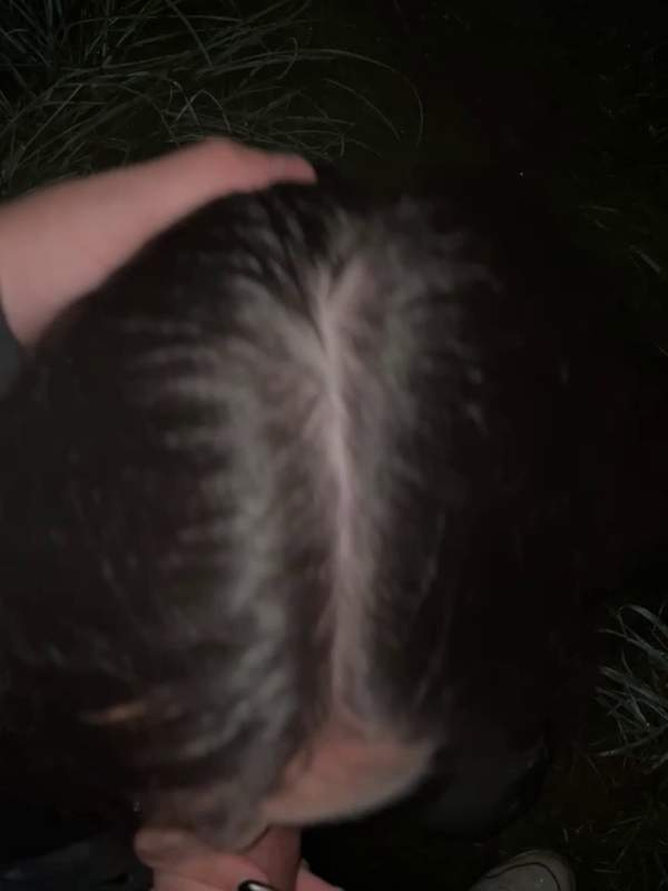 Brünette Teen macht Deepthroat und bekommt Cumshot ins Gesicht