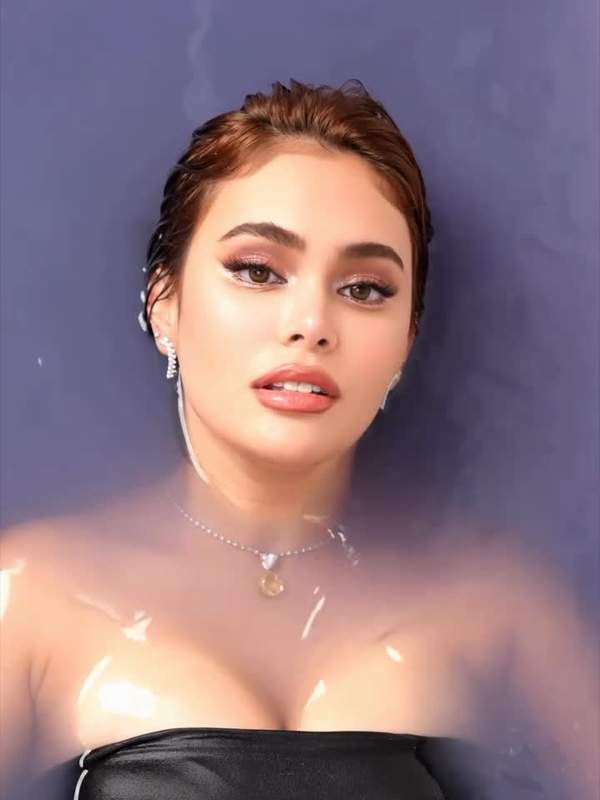Ivana Alawi zeigt nackte Bilder und durchsickern