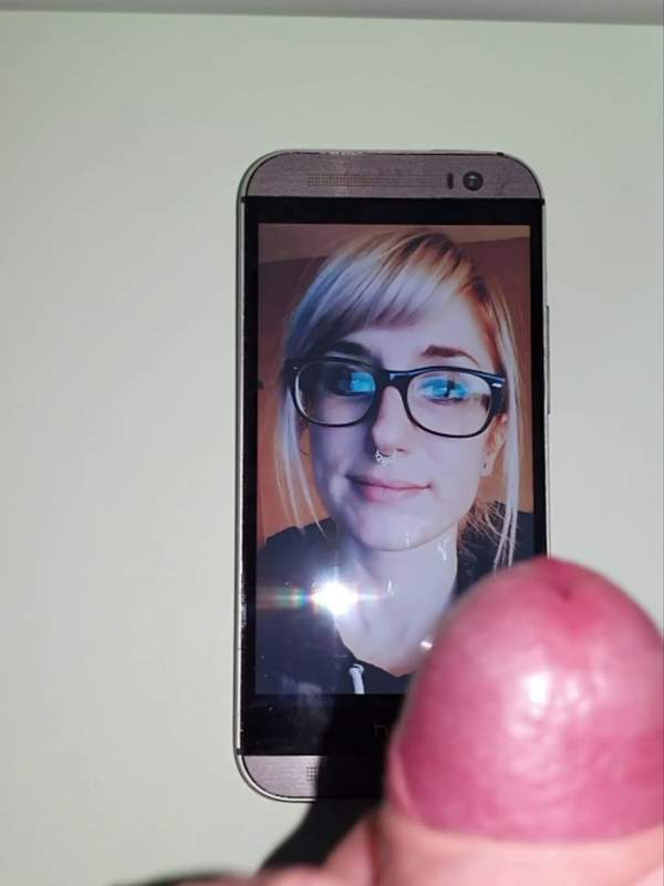 Hirona zwingt Amateur zum Sperma-Schuss