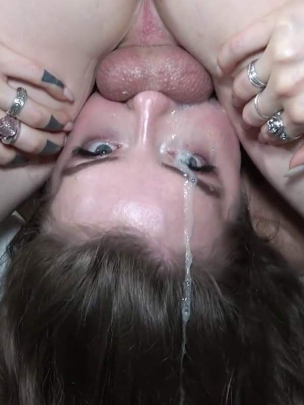 Eden Ivy macht extremen Deepthroat und Gesichtsfick
