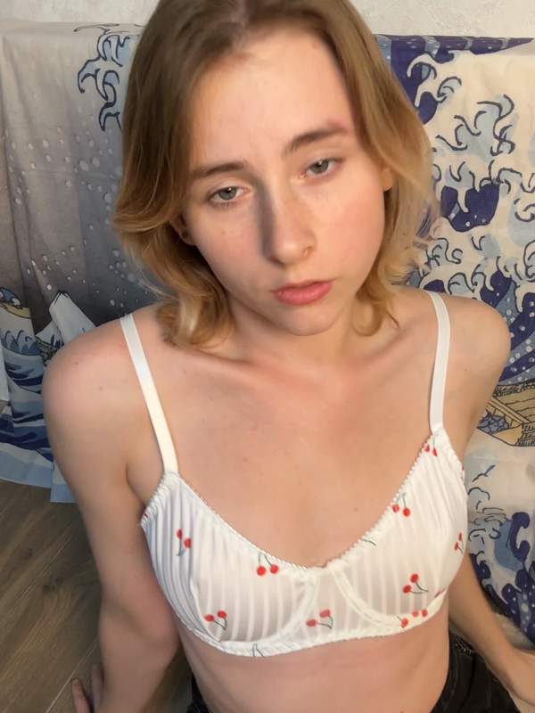 Yayyy kleine Prinzessin hier - bitte verwöhne mich
