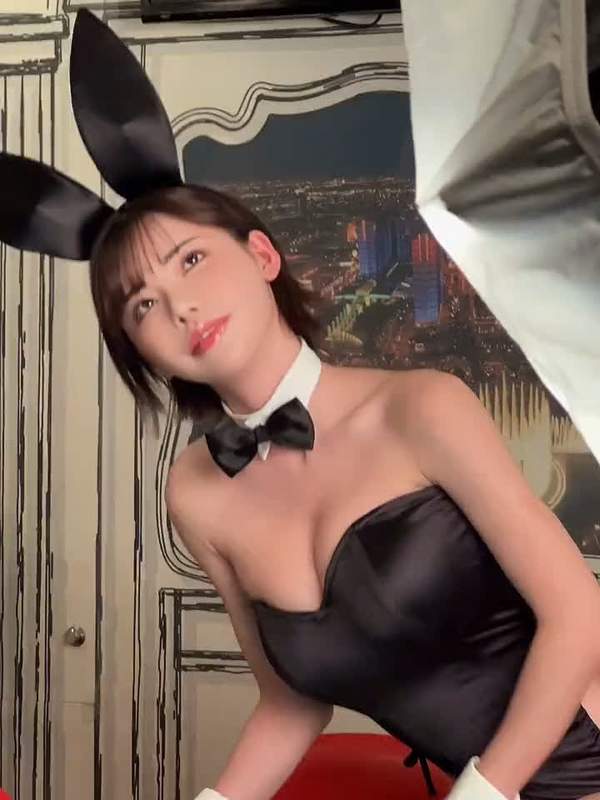 Fukada Eimi wird von allen Seiten genommen