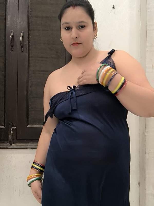 Pooja wird von ihrem Freund gefickt